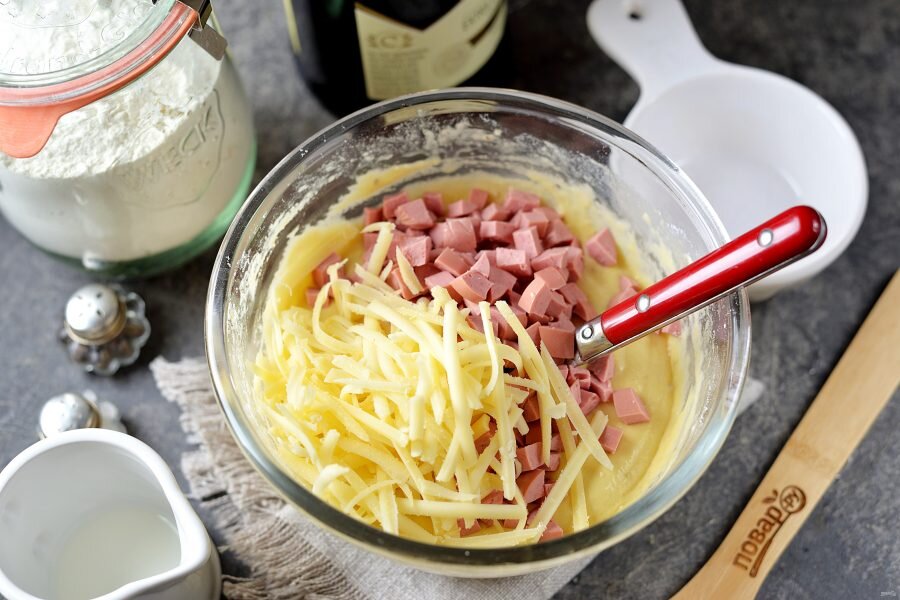 Маленьких гостей всегда хочется накормить не только чем-то вкусным, но и оригинальным. Удивлять у меня получается кексами "хот-догами" – яркими, аппетитными и весьма сытными.-6