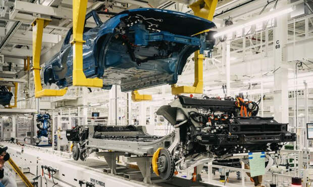 Rivian не смогла за прошлый год выпустить 25 000 электромобилей, но почти достигла этого уровня