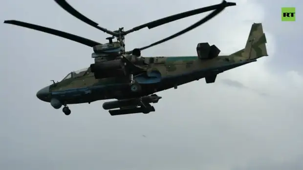 Минобороны опубликовало видео ударов российских вертолётов Ка-52 по военным объектам ВСУ