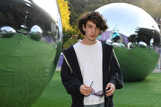 «Это мегаизвестная художница»: Маша Миногарова рассекретила тайный роман Марка Эйдельштейна