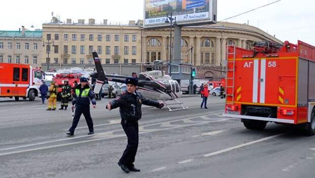 Ситуация у станции метро Технологический институт в Санкт-Петербурге, где произошел взрыв. 3 апреля 2017