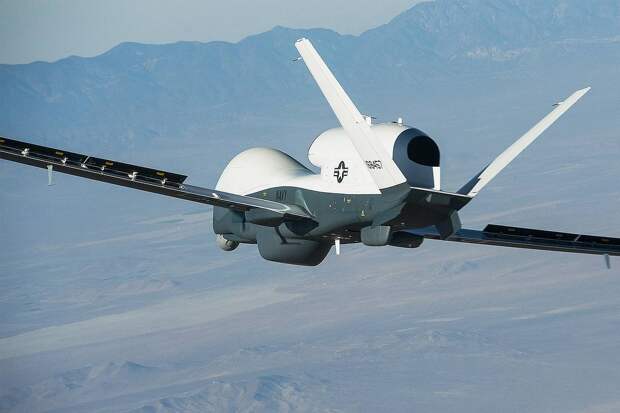 Американский MQ-4C Triton потерял высоту и исчез над Персидским заливом