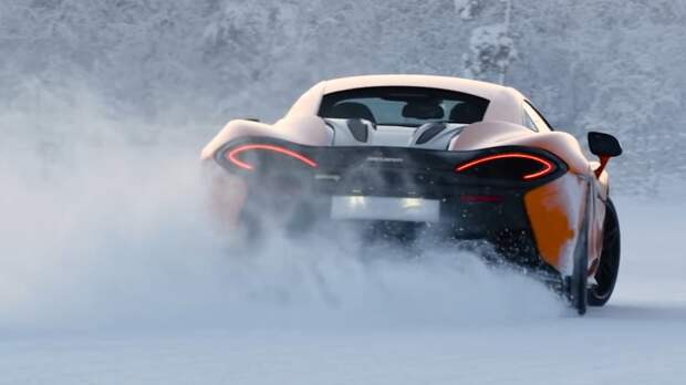 McLaren 570S подрифтил по лесу и замерзшему озеру