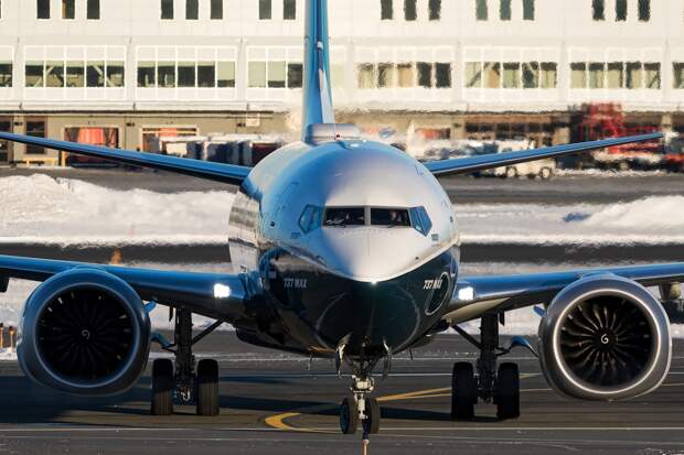 В США начали расследовать инцидент с Boeing 737 Max 8 и «голландским шагом»