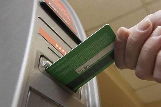 «Начнут списывать деньги». Всех, у кого есть банковская карта, ждет новое правило с 23 мая