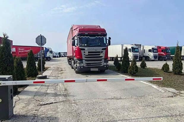 ГТК Белоруссии: Литва не пропускает даже половину нормы грузовиков в сутки
