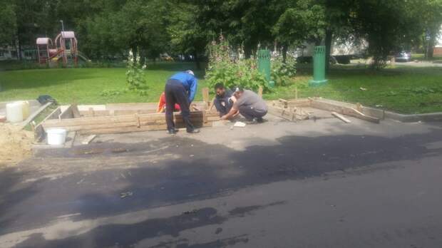 На Инженерной залили фундамент контейнерной площадки Фото предоставлено управой