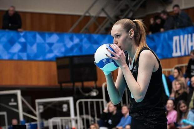 Женский волейбольный клуб «Динамо-Метар» одержал трудовую победу