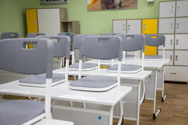 В Туле пришедшие в школу на онлайн-собрание родители посидели из-за ракетной опасности в подвале и пошли домой