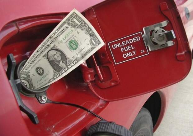 Цены на бензин в США продолжают неторопливо снижаться