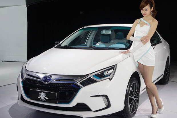 Еще один бестселлер от BYD – седан Qin. Автопроизводитель предпочитает называть его гибридным спорткаром. В 2016 г. на рынке Китая было продано 21 870 автомобилей