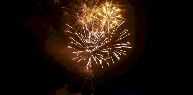 В Барнауле состоялся праздничный салют над Обью. Фото и видео