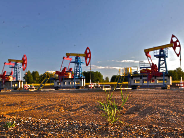 Россию обвинили в сверхдобыче нефти: последуют ли новые санкции