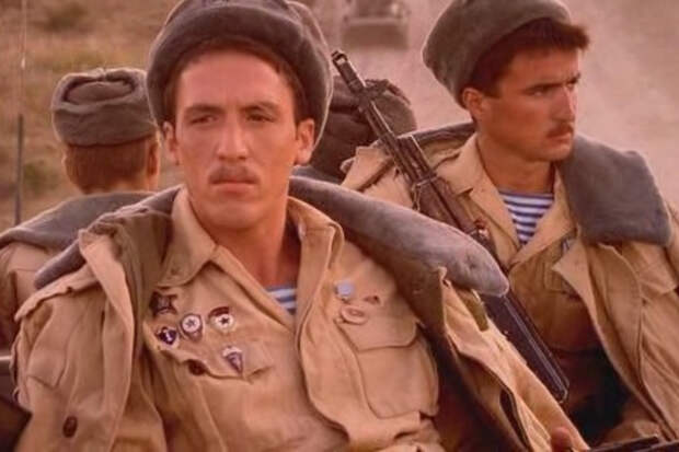 Неприятный инцидент произошел с некогда любимым многими россиянами актером Артуром Смольяниновым* в столице Германии перед началом финального матча «Евро-2024».-6