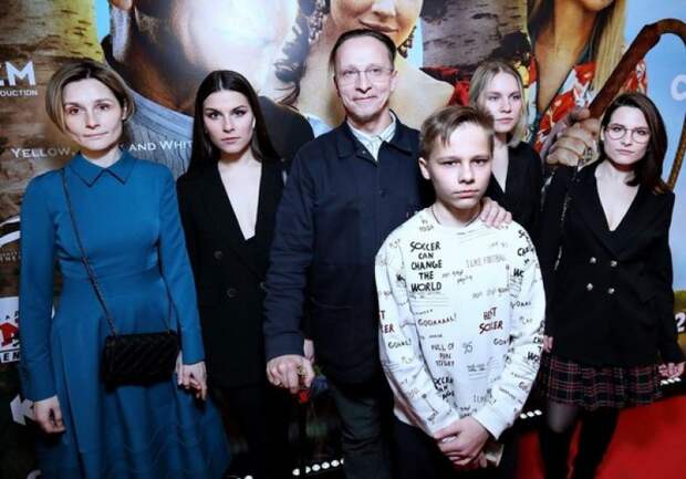 Семья Ивана всячески поддерживает Ефремова после трагедии Семья Ивана всячески поддерживает Ефремова после трагедии
