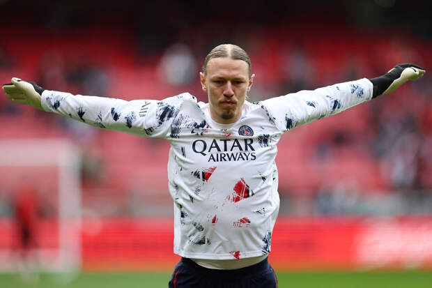 Сафонов возобновил тренировки с ПСЖ после перелома