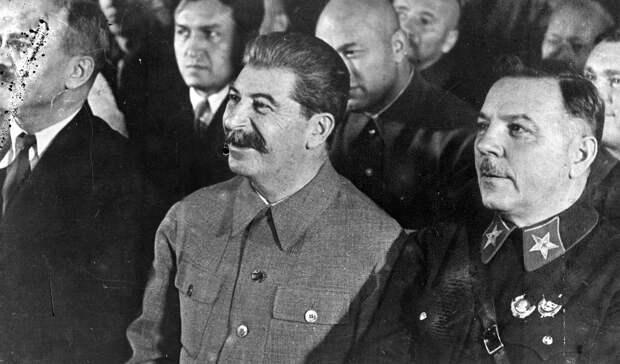 Почему Сталин создал советское кино по образцу Голливуда
