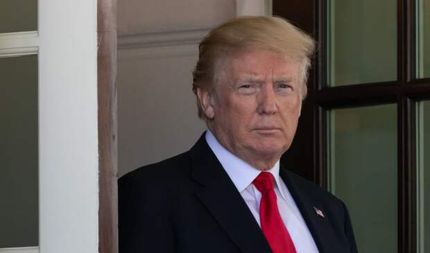 Трампа обвинили в публичной пощечине немецким военным