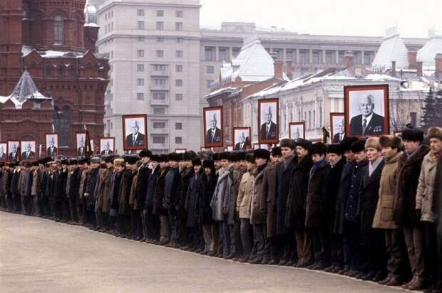 Похороны Константина Черненко. СССР, Москва, 1985 год. Похороны Константина Черненко. СССР, Москва, 1985 год.