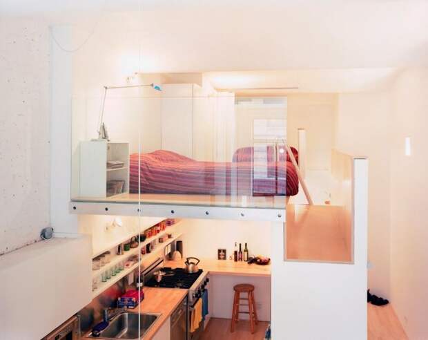 Кухня и спальня в одной комнате — актуальное и современное решение для малогабаритных квартир. /Фото: avatars.mds.yandex.net