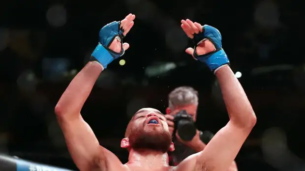 Американский боец Арчулета стал чемпионом Bellator в легчайшем весе