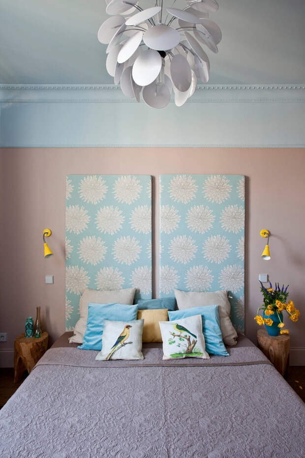 Голубой цвет в интерьере спальни раскрывается особым образом. Считается, что такие оттенки оказывают успокаивающее и расслабляющее воздействие.-4