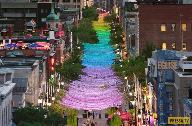 Километровая радуга на улицах Монреаля (11 фото)