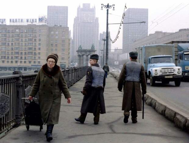 Лихие 90-е: фотохроника (50 кадров)