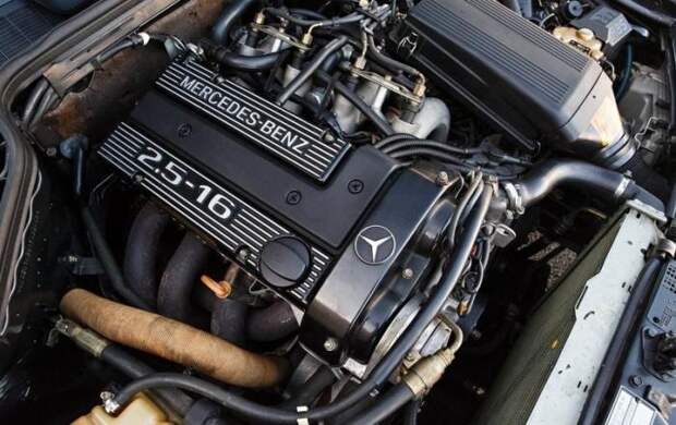 Mercedes-Benz 190E 2.5-16 Evolution II — очень редкий и желанный зверь