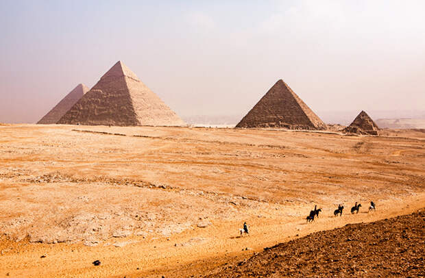 Как строили пирамиды в Египте 