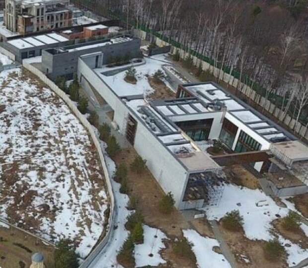 Хорошо, но поздно: арест денег Чубайса как запоздалый жест эпохи