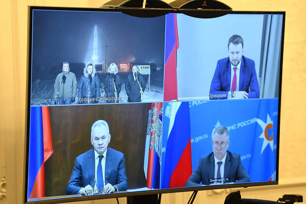 Путин раскритиковал чиновников без шапок