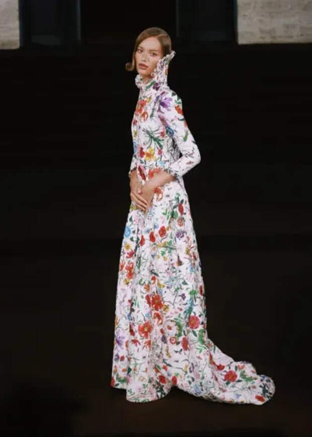 Модель в образе из коллекции Gucci La Famiglia