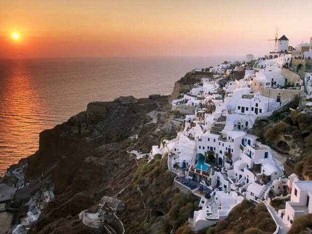 Sunset_on_the_Island_of_Santorini_Greece (700x525, 118Kb)