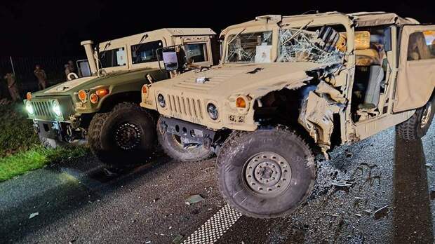 В Польше автобус столкнулся с колонной американских военных автомобилей
