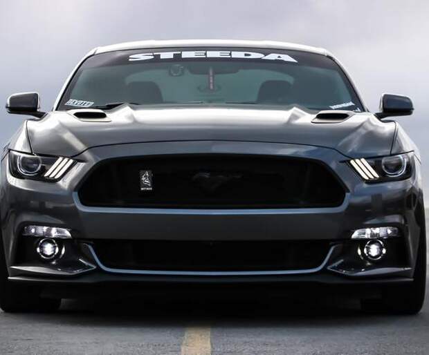 Автоэксперт Кадаков: в снегопад в машине должны быть зарядка, перчатки и лопата