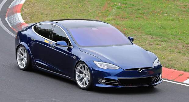 Первые поставки электрокаров Tesla Model S Plaid стартовали 10 июня