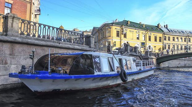 Прогулка по каналам и рекам Петербурга