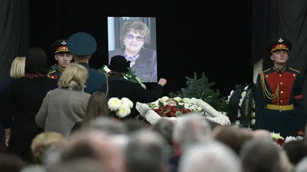 Путин простился с президентом СПбГУ Людмилой Вербицкой