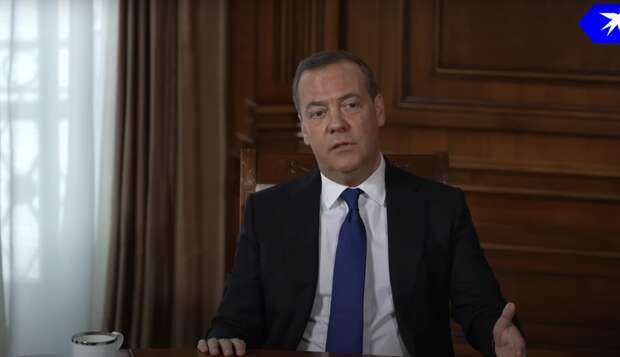 Медведев заявил, что в новом мире нет места санкциям и эксплуатации