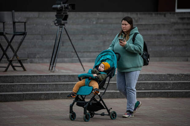 На Смоленщине многодетным мамам пересчитали страховую пенсию