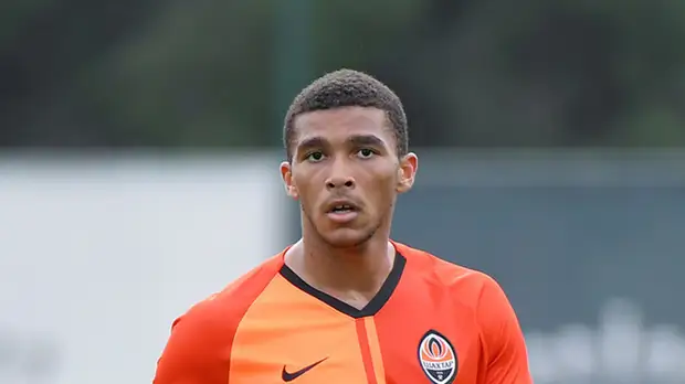 Украинский футболист «Шахтёра» Мампасси перешёл в «Локомотив»