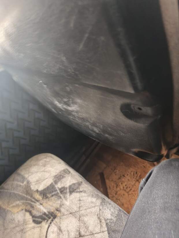 Донецкая маршрутка №74. Похоже, перевозчик вообще забил на её состояние