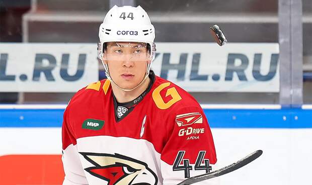 Сушинский: «Полностью согласен с тем, что Шарипзянова признали лучшим защитником КХЛ в январе»