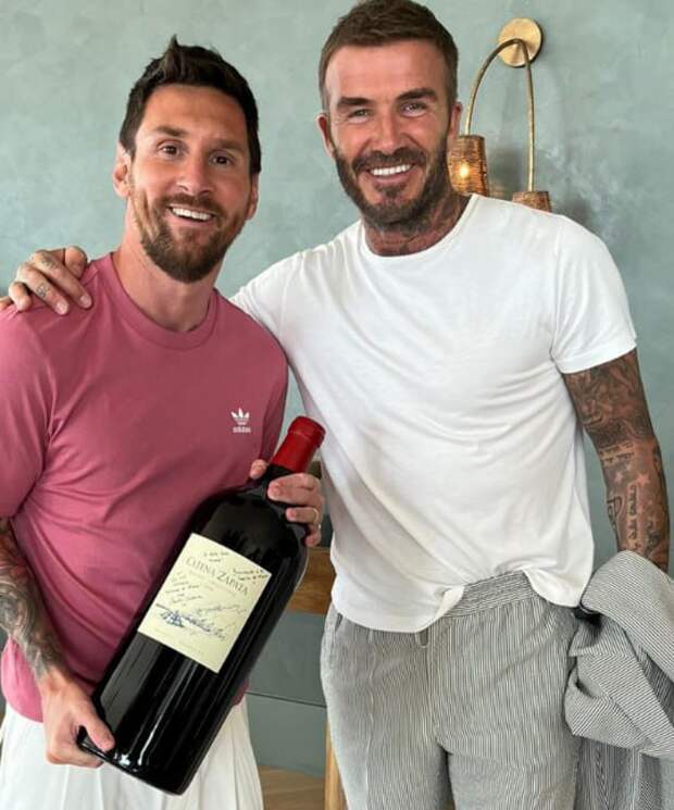 Бекхэм подарил Месси бутылку аргентинского вина на день рождения: «С праздником, величайший»