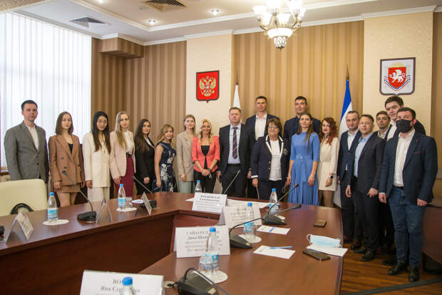 Партнерство с Китаем обсудили в Совмине Крыма со студенткой из Казани