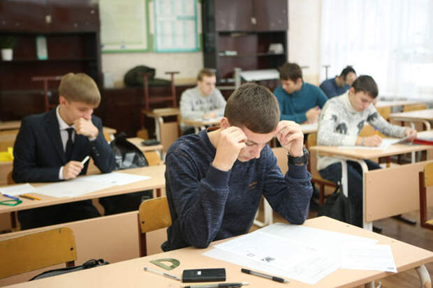 В Курчатове 65 учеников старших классов приняли участие в отборочном туре Инженерной олимпиады школьников