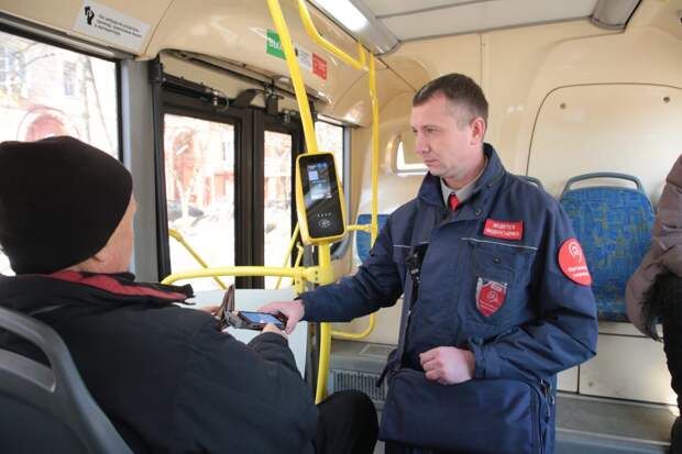 В автобусах, которые ходят по Рязанке, выявили более трёхсот безбилетников