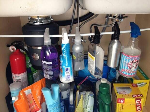 Не только стул: предметы в роли вешалки