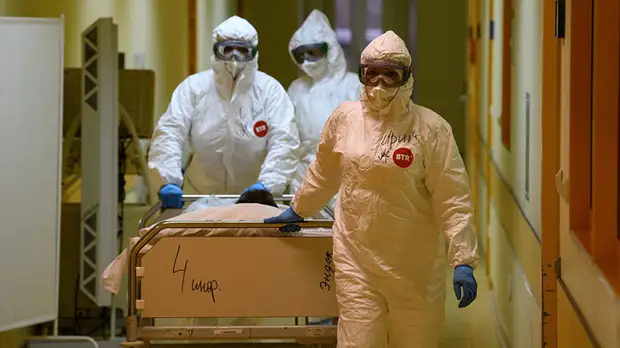 «Подготовить систему здравоохранения»: правительство РФ утвердило новые меры по борьбе со штаммом коронавируса «омикрон»